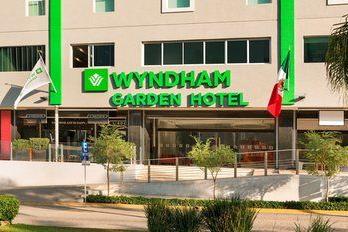 Wyndham Garden Guadalajara Acueducto